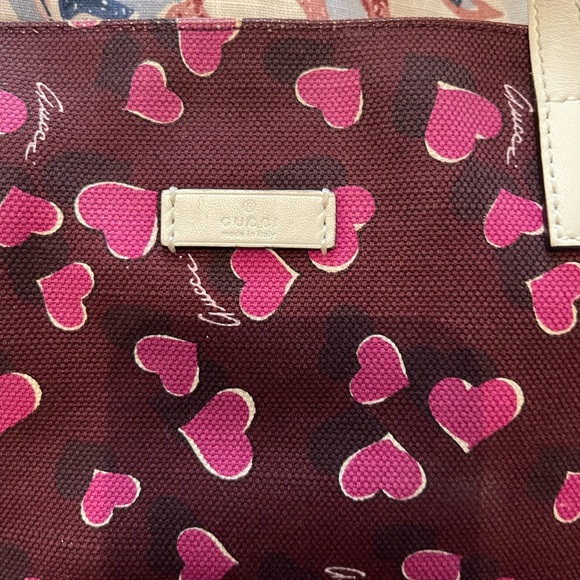 Gucci printed heart canvas tote handbag - Picture 3 of 7